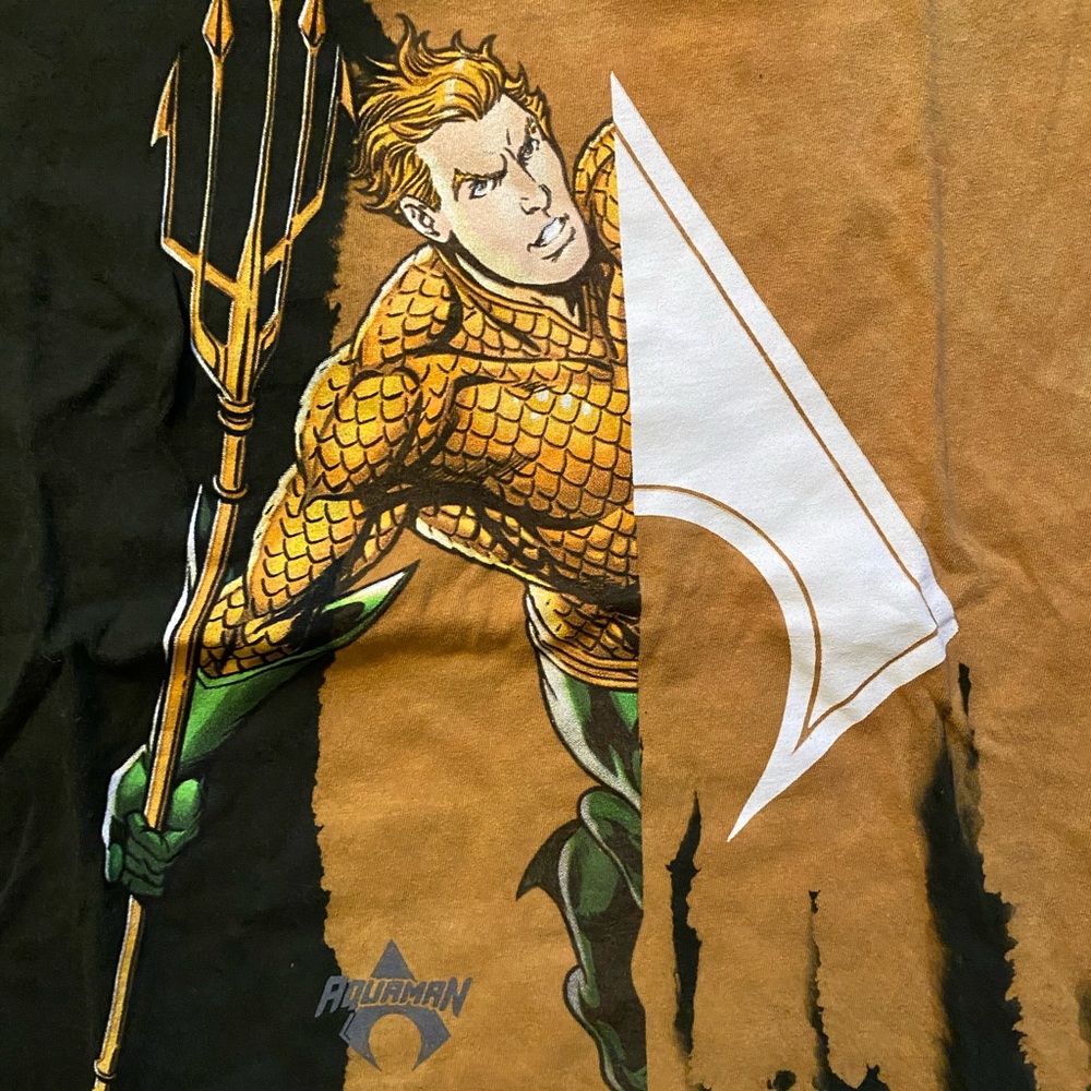 Aquaman T-shirt - Picture 3 of 4